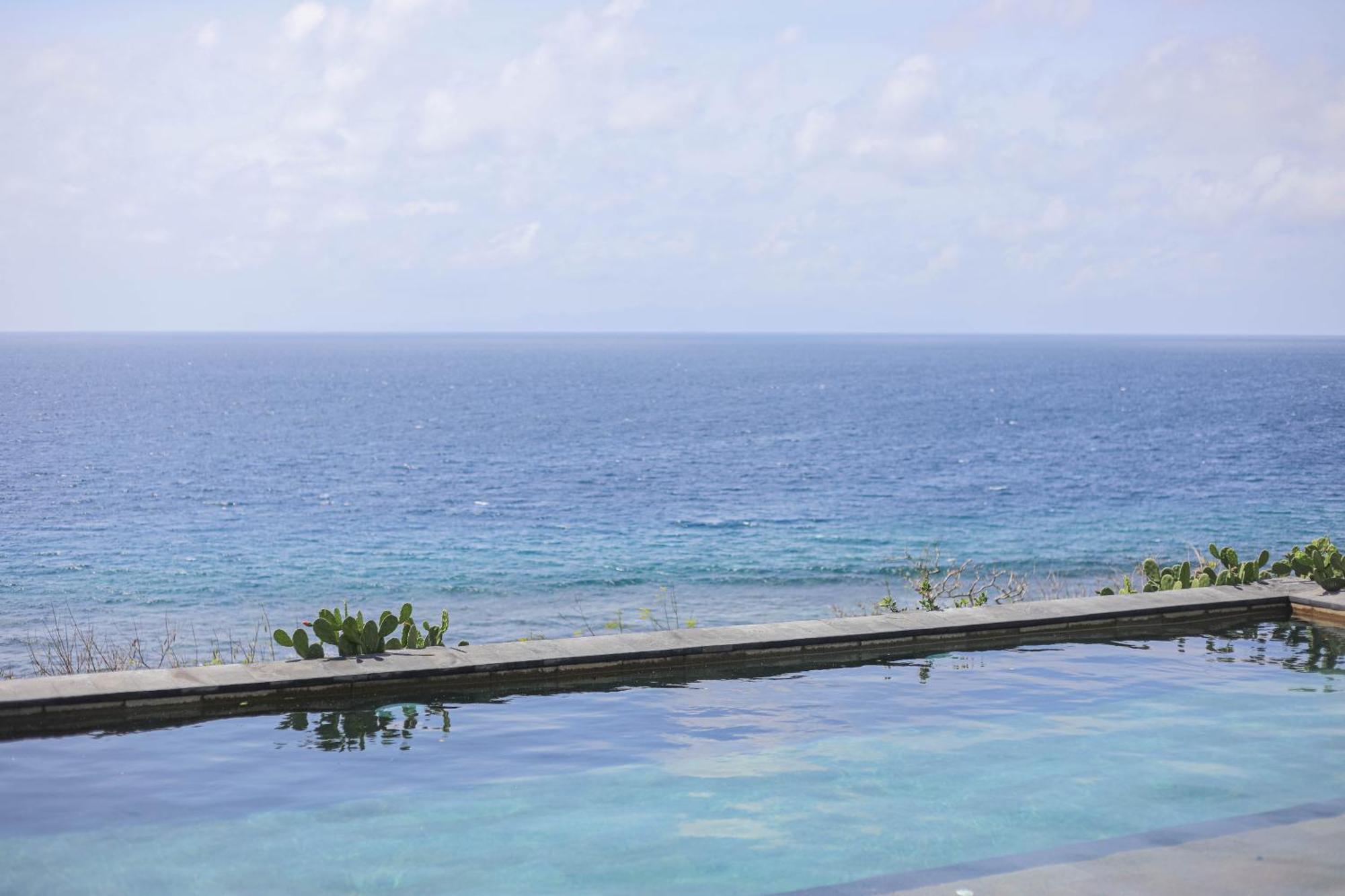 Manta Cottages With Sea View Batununggul Esterno foto