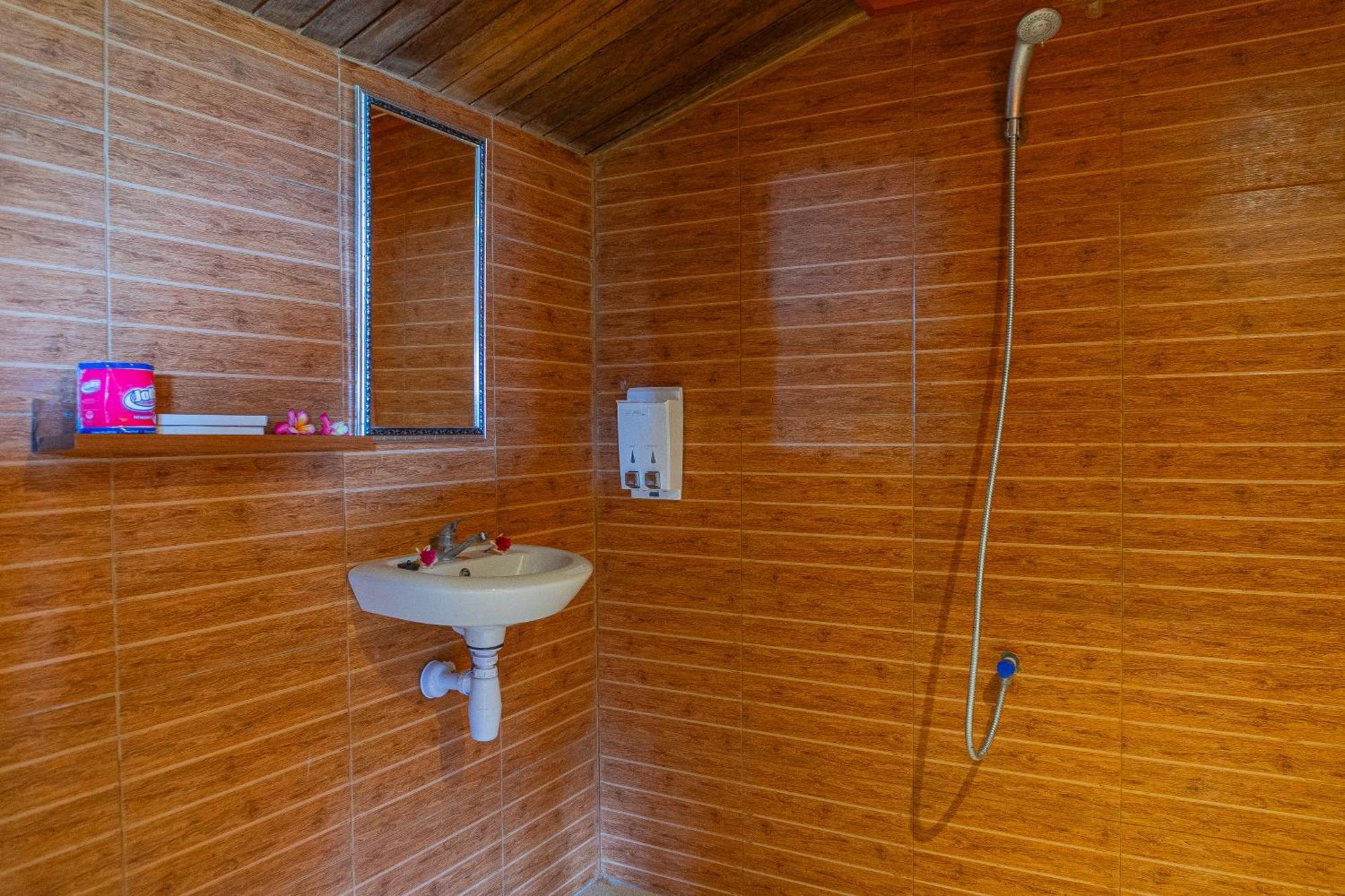 Manta Cottages With Sea View Batununggul Esterno foto