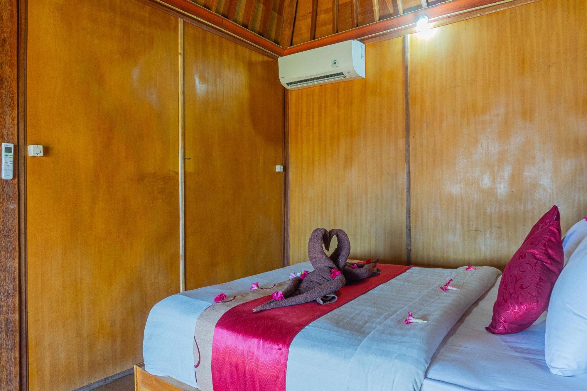 Manta Cottages With Sea View Batununggul Esterno foto